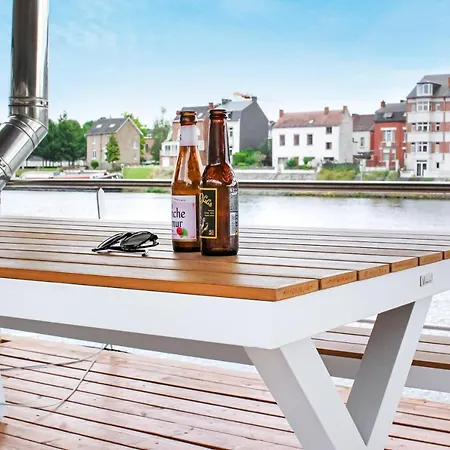 Arcadia - Péniche De Standing à Avec Vue Sur La Citadelle Hotel en barco